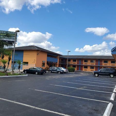 Forest City Rodeway Inn מראה חיצוני תמונה