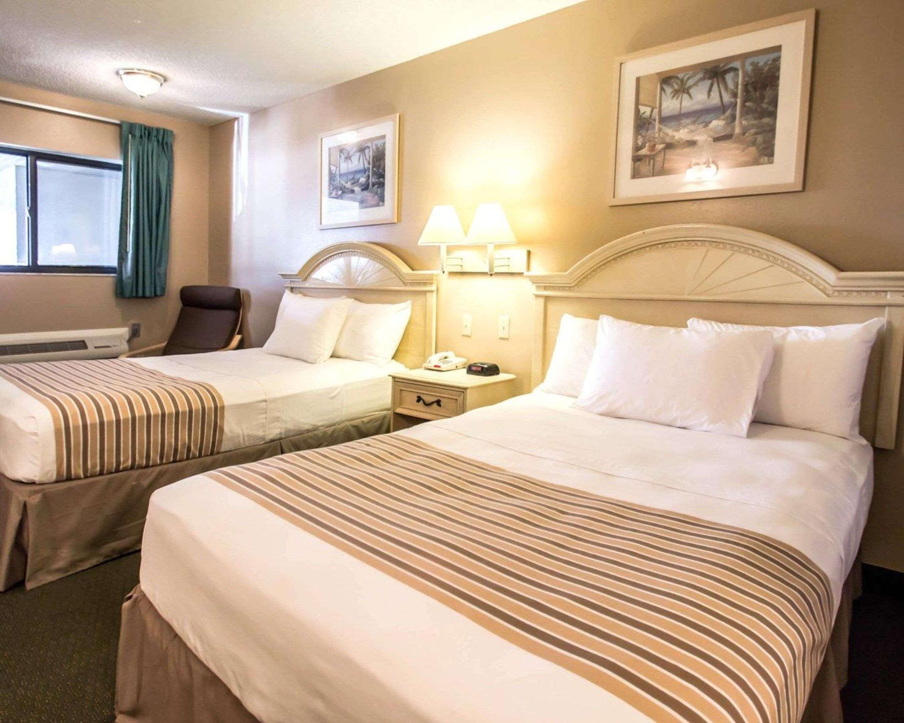Forest City Rodeway Inn מראה חיצוני תמונה
