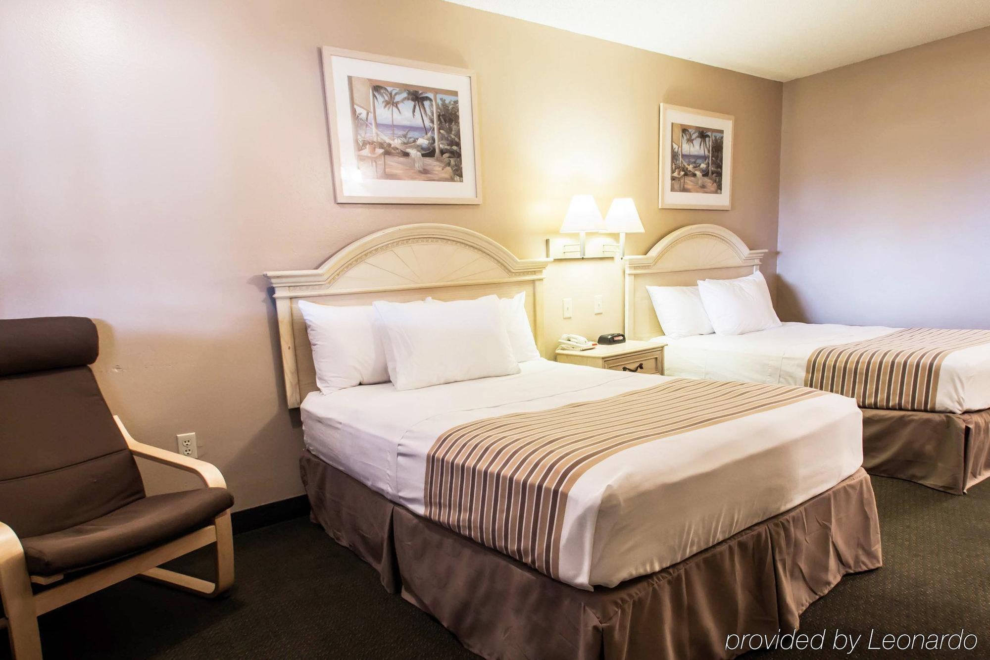 Forest City Rodeway Inn מראה חיצוני תמונה