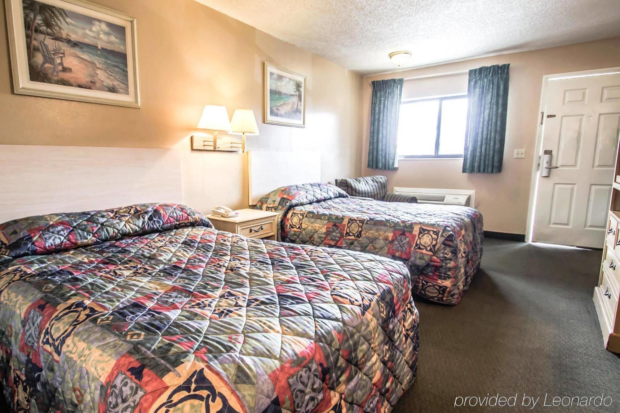 Forest City Rodeway Inn מראה חיצוני תמונה